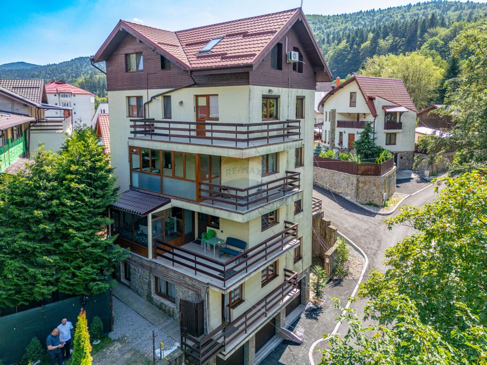 Apartament de Lux | Curte Privată, Garaj | Priveliște Superbă |Sinaia