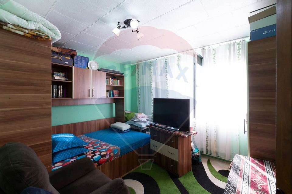 3 room Apartment for sale, Mioritei area