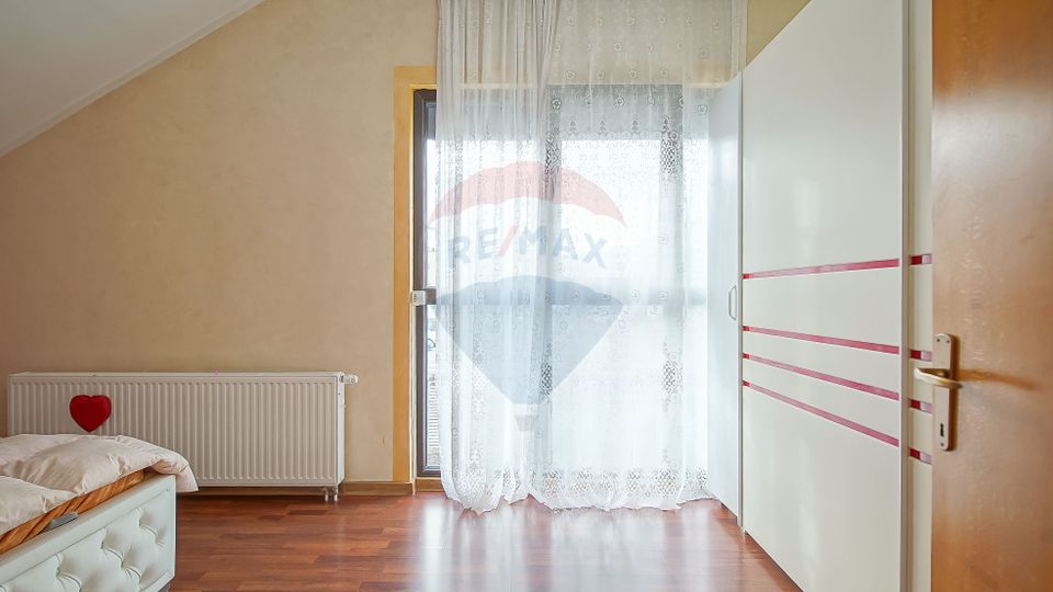 4 room House / Villa for sale, Tractorul area