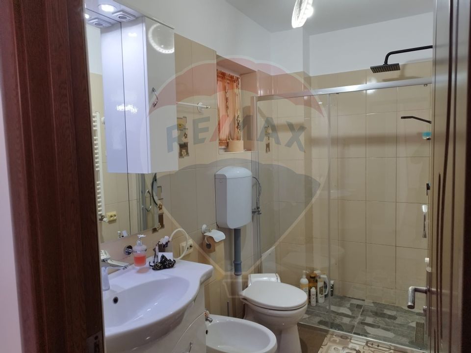 3 room House / Villa for sale, Serbanesti area