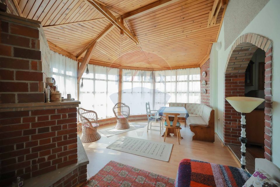 Casă de vânzare, tip duplex, teren 889 mp, în Păușa, comuna Nojorid