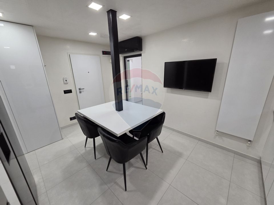 Apartament cu 3 camere etajul 1, zona Poienita