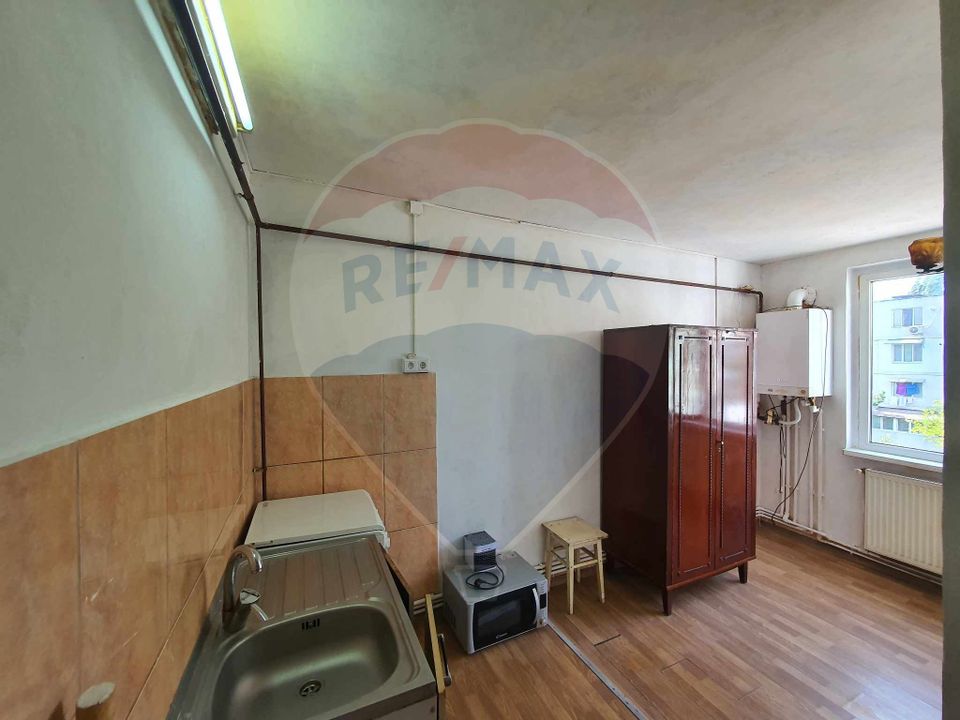 Apartament 2 camere de vanzare la L-uri, in Micro 19