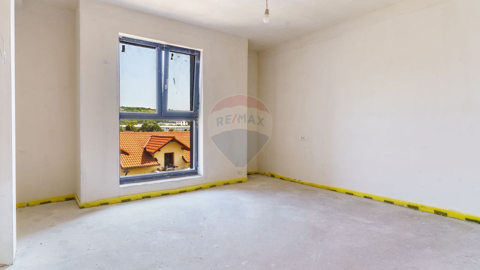 4 room Apartment for sale