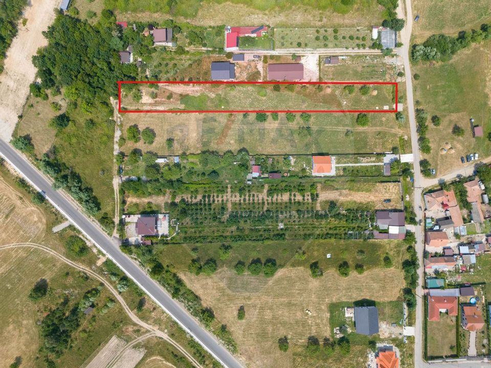 Land 1,273sqm Vulcan / Strada Parului