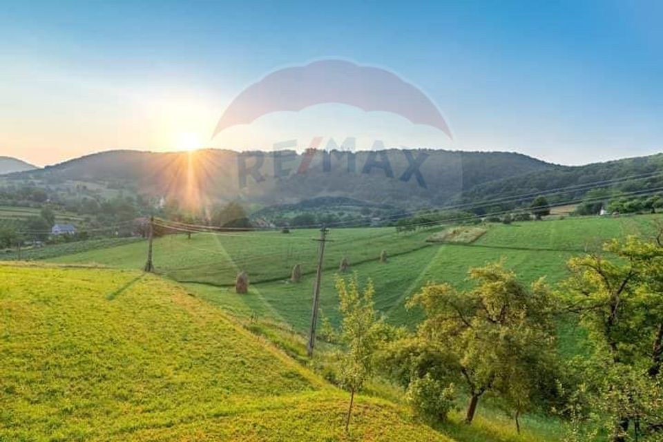 Casă de vânzare zona Bratca, 5 camere, 12 375 teren