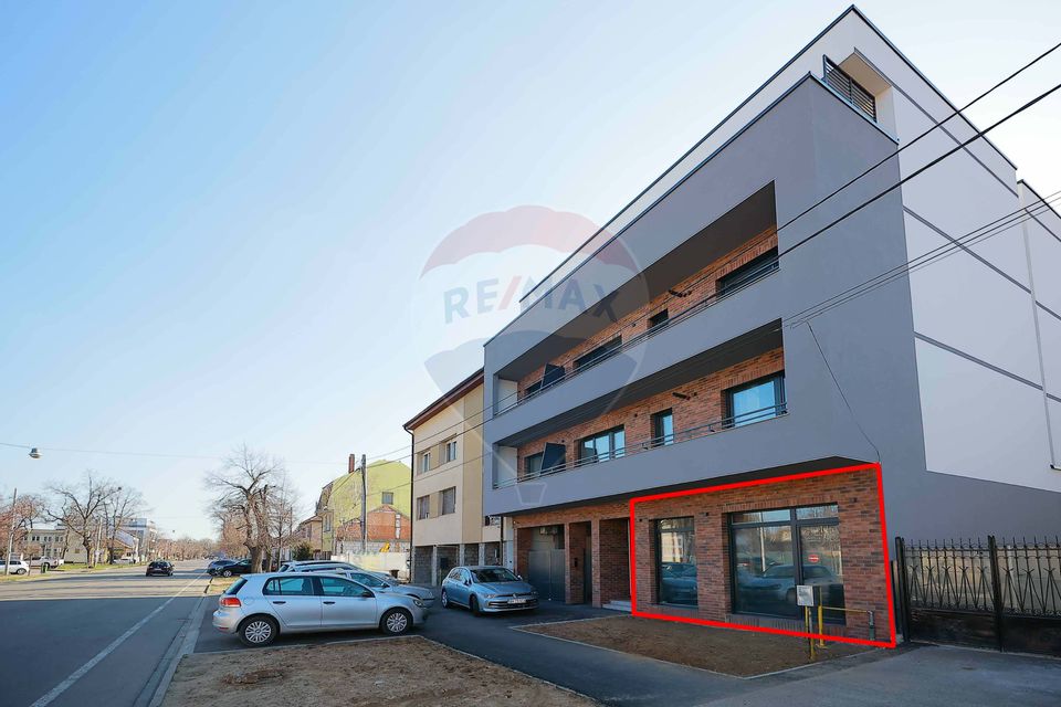 90sq.m Commercial Space for sale, Central area