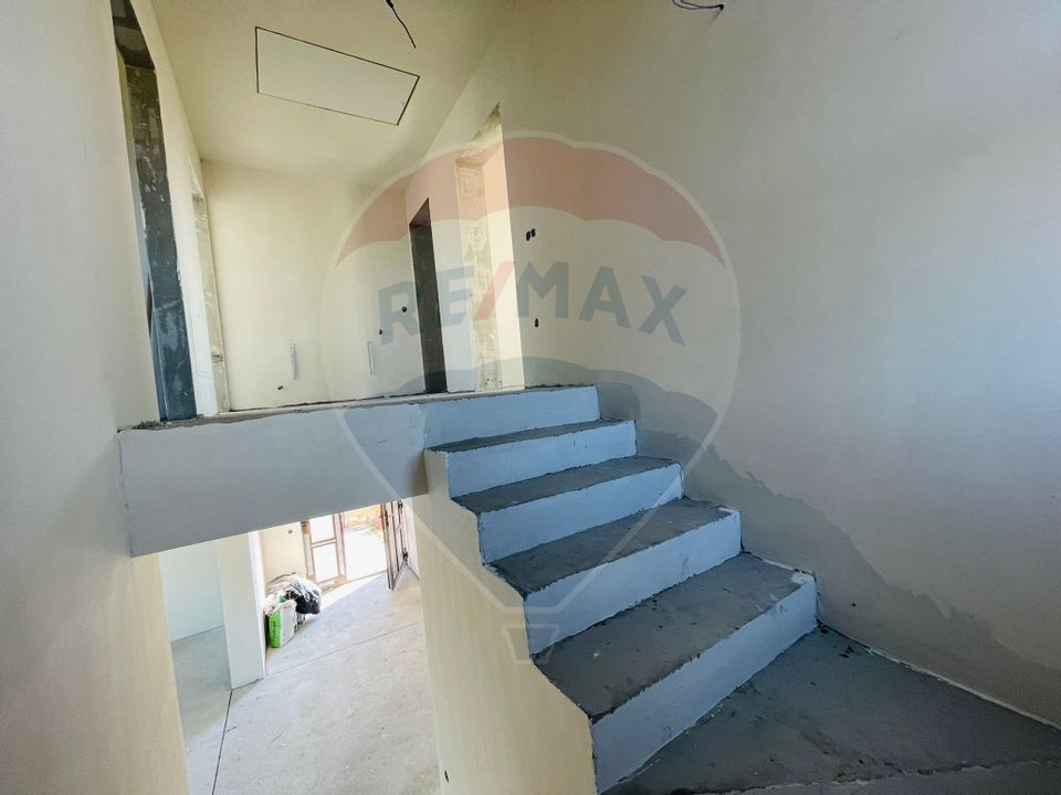 4 room House / Villa for sale, Sud area