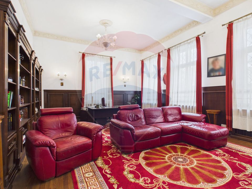 Casa / Vila cu 8 camere de vanzare în zona Cotroceni