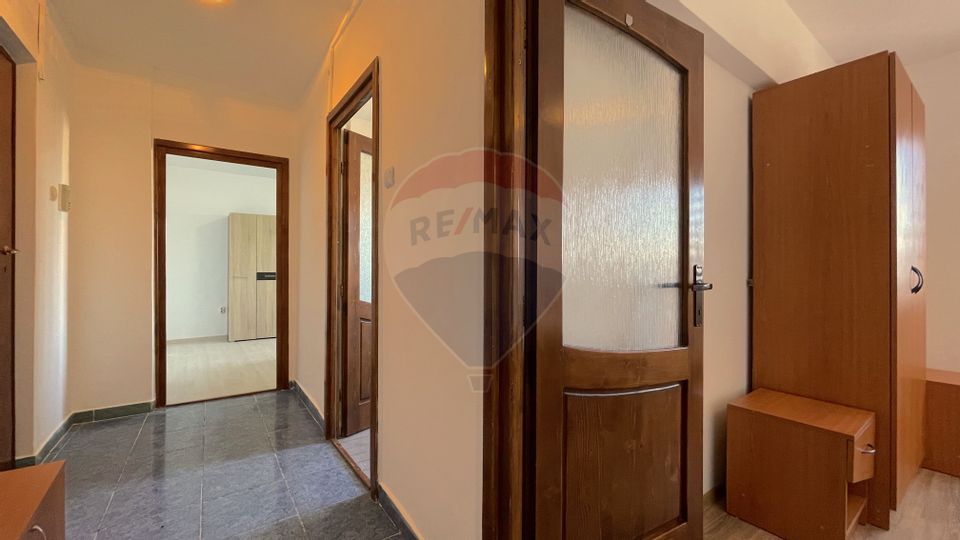 Apartament cu 2 camere de închiriat în zona Judetean
