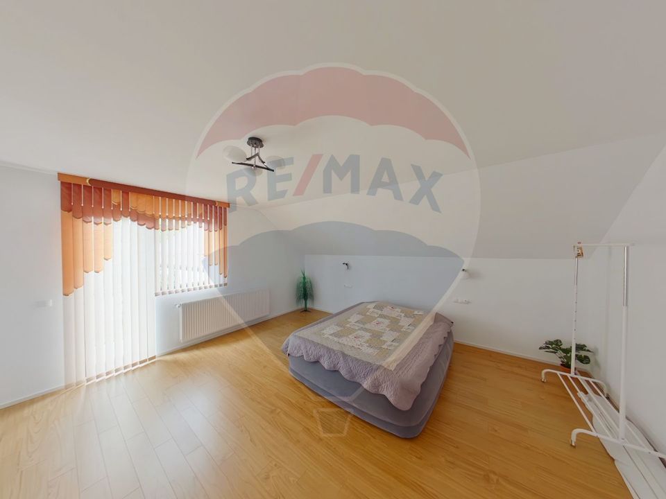 Casă / Vilă cu 5 camere de vânzare