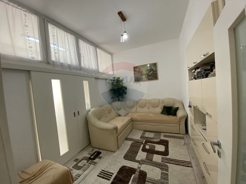 Apartament cu 3 camere de vanzare in zona Central