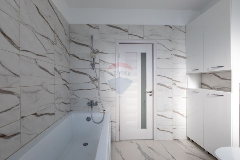 Casă de vânzare - 110 mp,  Serbanesti