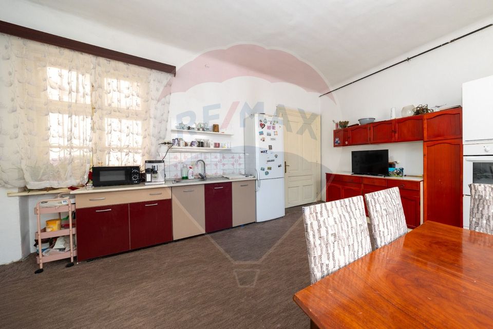 APARTAMENT 3 camere, Etaj 1, Str. Lunga nr 22, Brasov