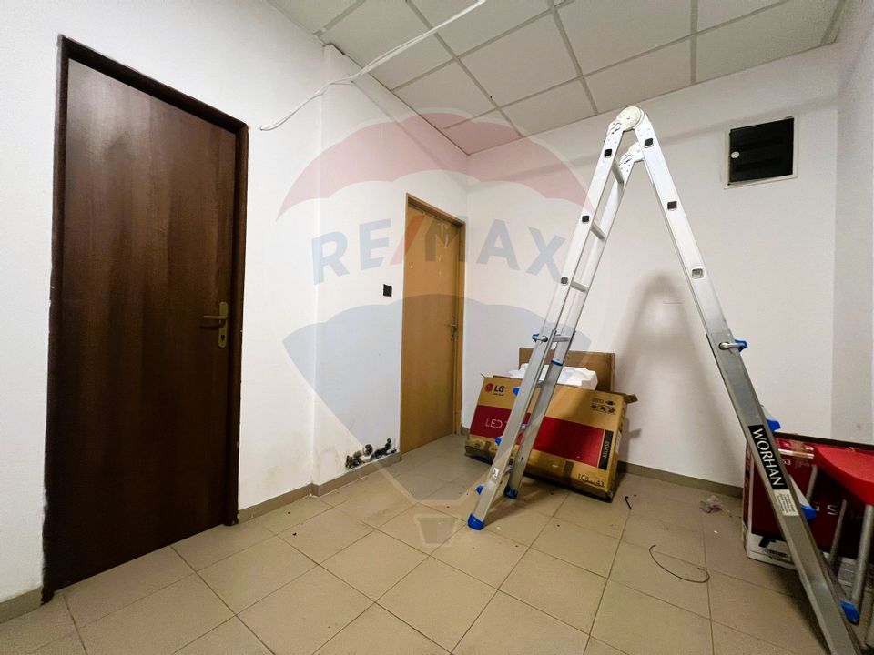 86sq.m Commercial Space for rent, Delfinariu area