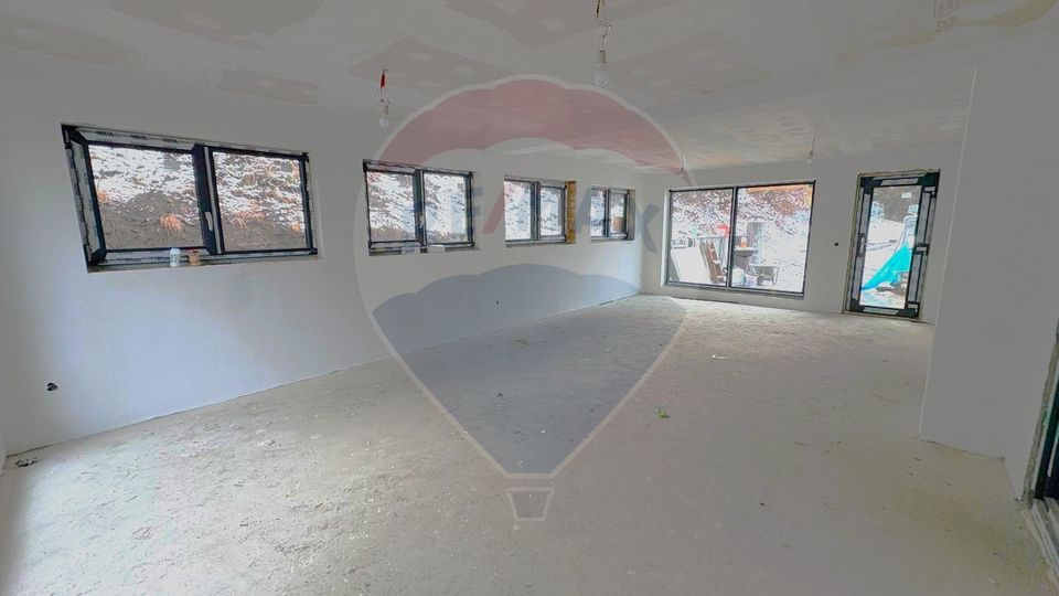 Casa noua, premium, cu panoramă superbă asupra orașului