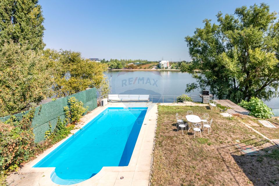 Snagov - Vila 5 camere cu semineu, piscina si iesire directa la lac