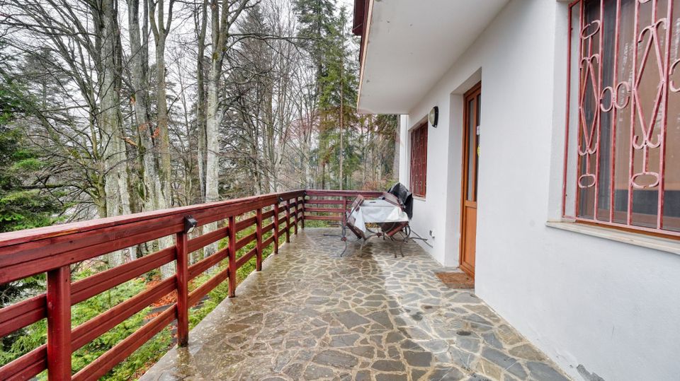 Vilă de vânzare în Predeal – vedere panoramică către pârtia de schi