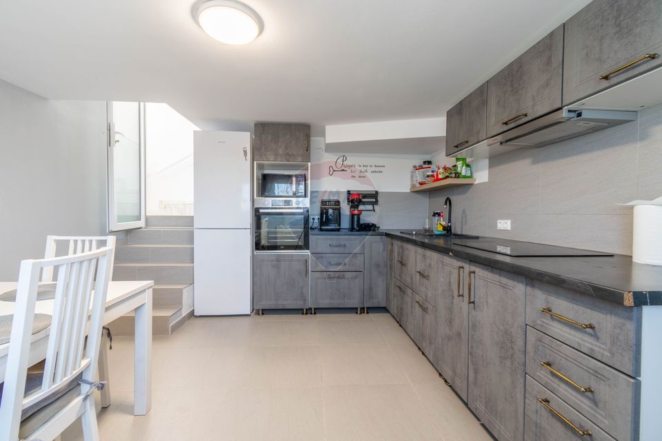 5 room House / Villa for sale