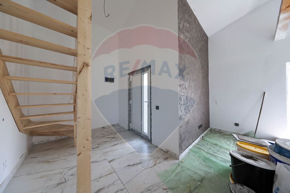 Casa verde, P+M, teren 486 mp, panouri solare - PROSUMATOR, Sanpetru!