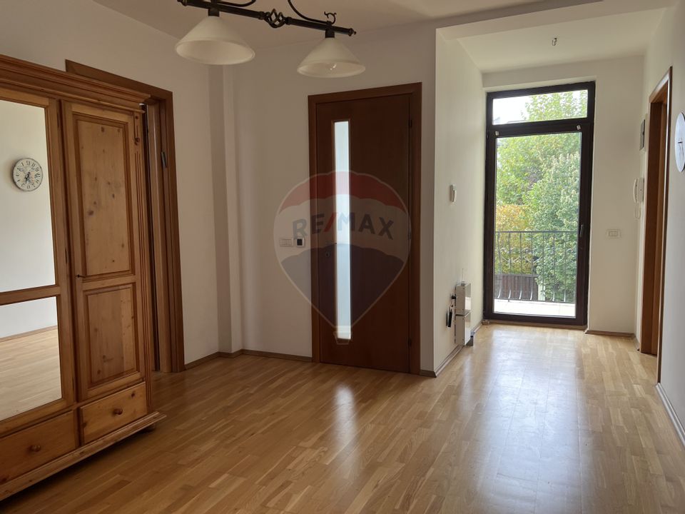 Casă / Vilă cu 5 camere de închiriat în zona Pipera