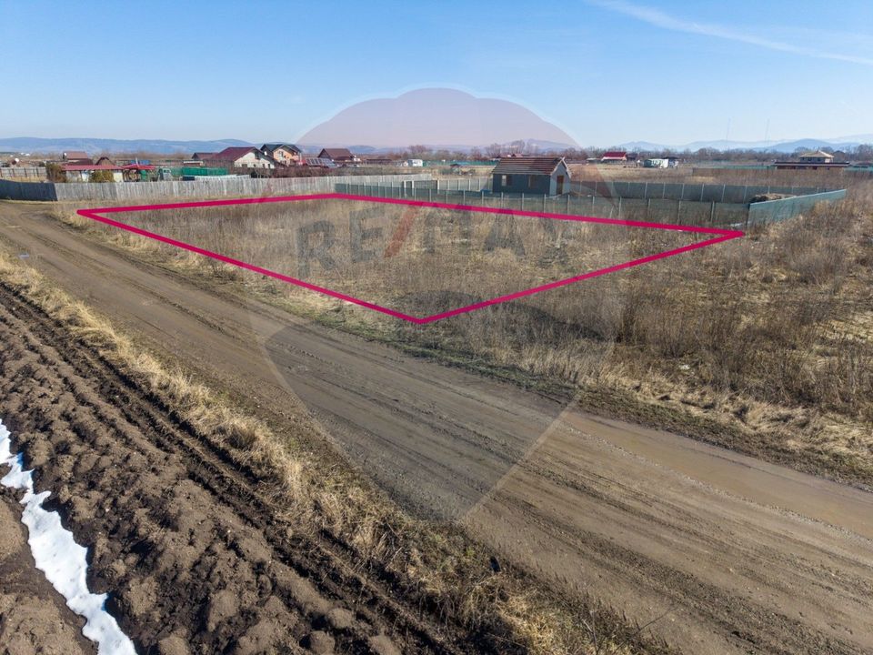 Teren intravilan de vanzare Hălchiu