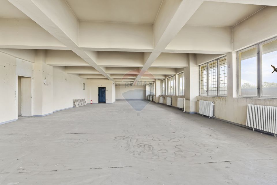 Cladire unica cu destinatii multiple de vanzare Ultracentral Arad