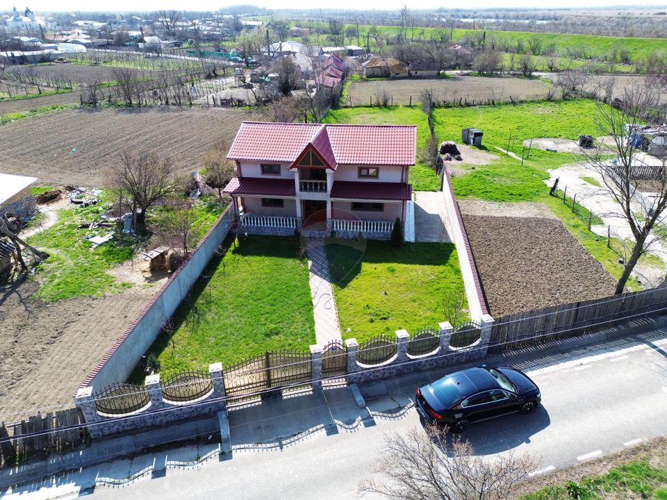 4 room House / Villa for sale