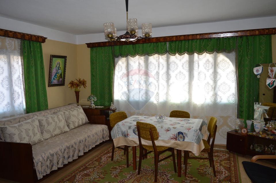 5 room House / Villa for sale