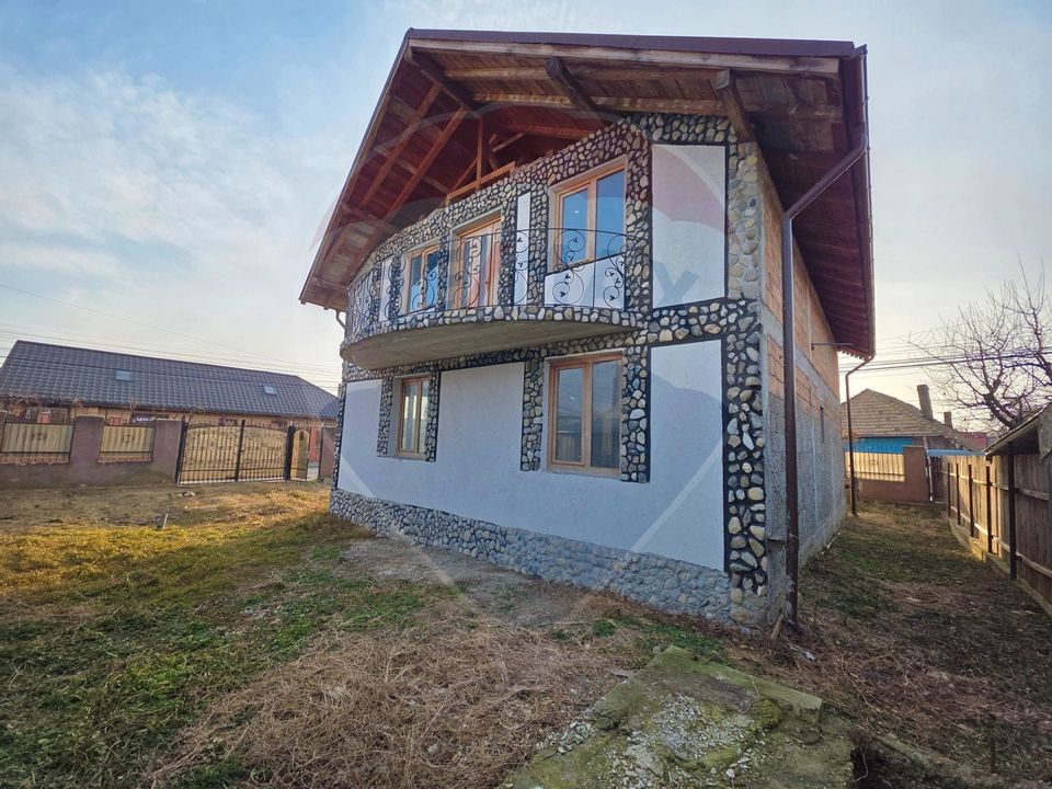 6 room House / Villa for sale, Izvoare area