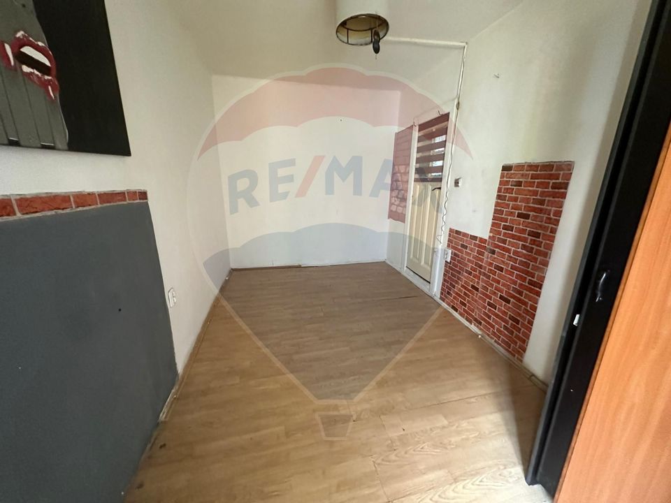 3 room House / Villa for sale, Decebal area