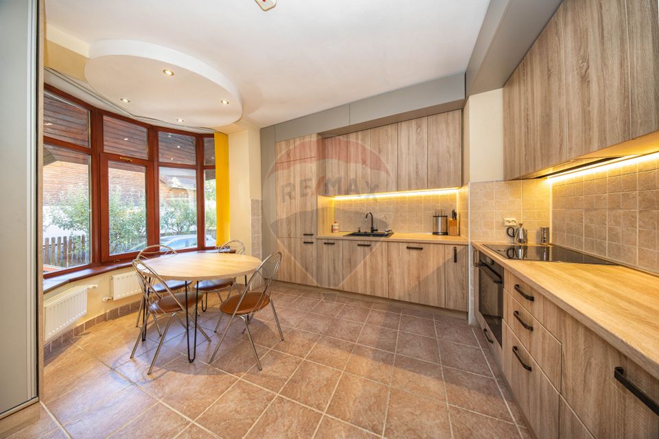 Vilă Moieciu, 375 mp util + teren 2.992 mp, View - Comision 0