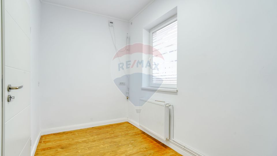 REZERVAT! Apartament generos, 6 camere, 3 băi, str Castelului
