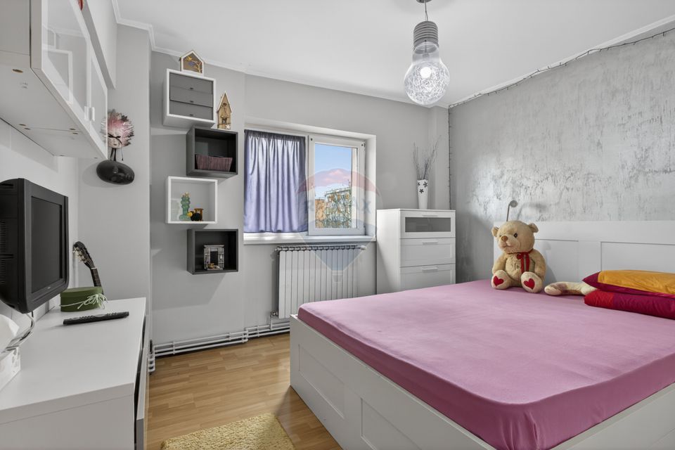 2 Apartamente unite, 5 camere de vânzare pe Malul Muresului, etajul 2