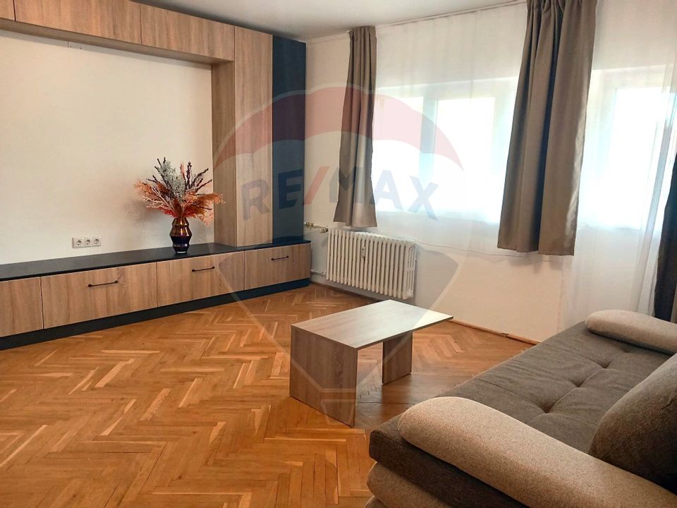 Apartament modern cu 3 camere și parcare de închiriat Ultracentral