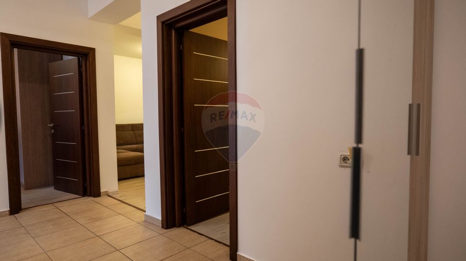 Vanzare apartament 3 camere, in vila cu curte si terasa, Fundeni