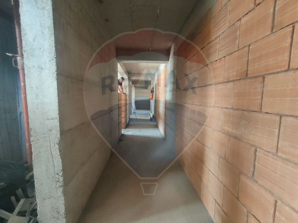 Apartament de vanzare cu gradina