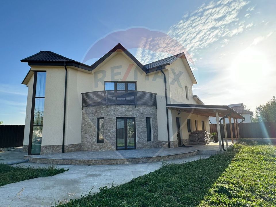 5 room House / Villa for sale