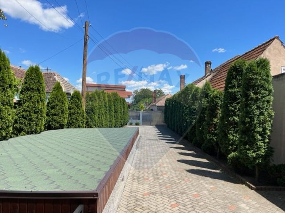 Casă  str. Progresului , Sebes, destinatie : uni/multifamiliala