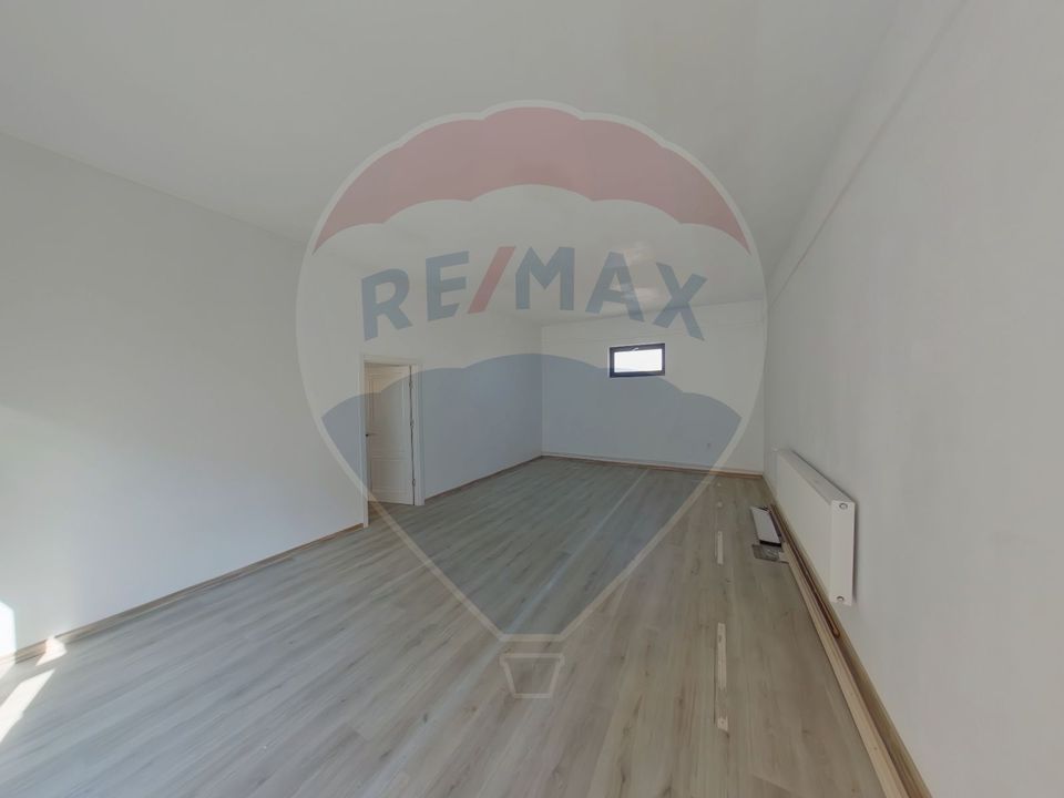 145sq.m Office Space for rent