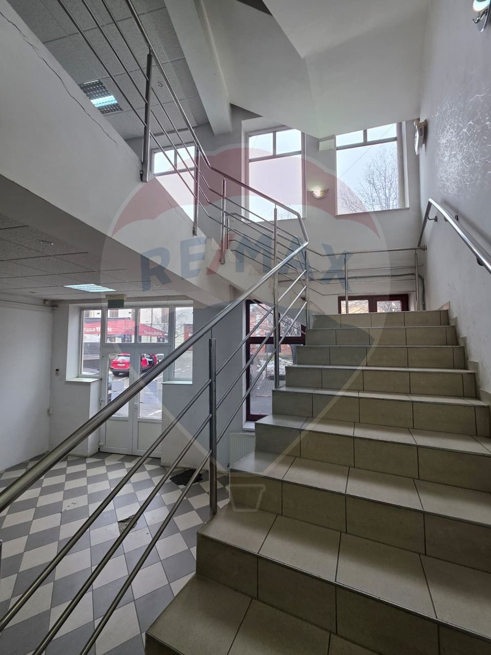 450sq.m Commercial Space for rent, Central area