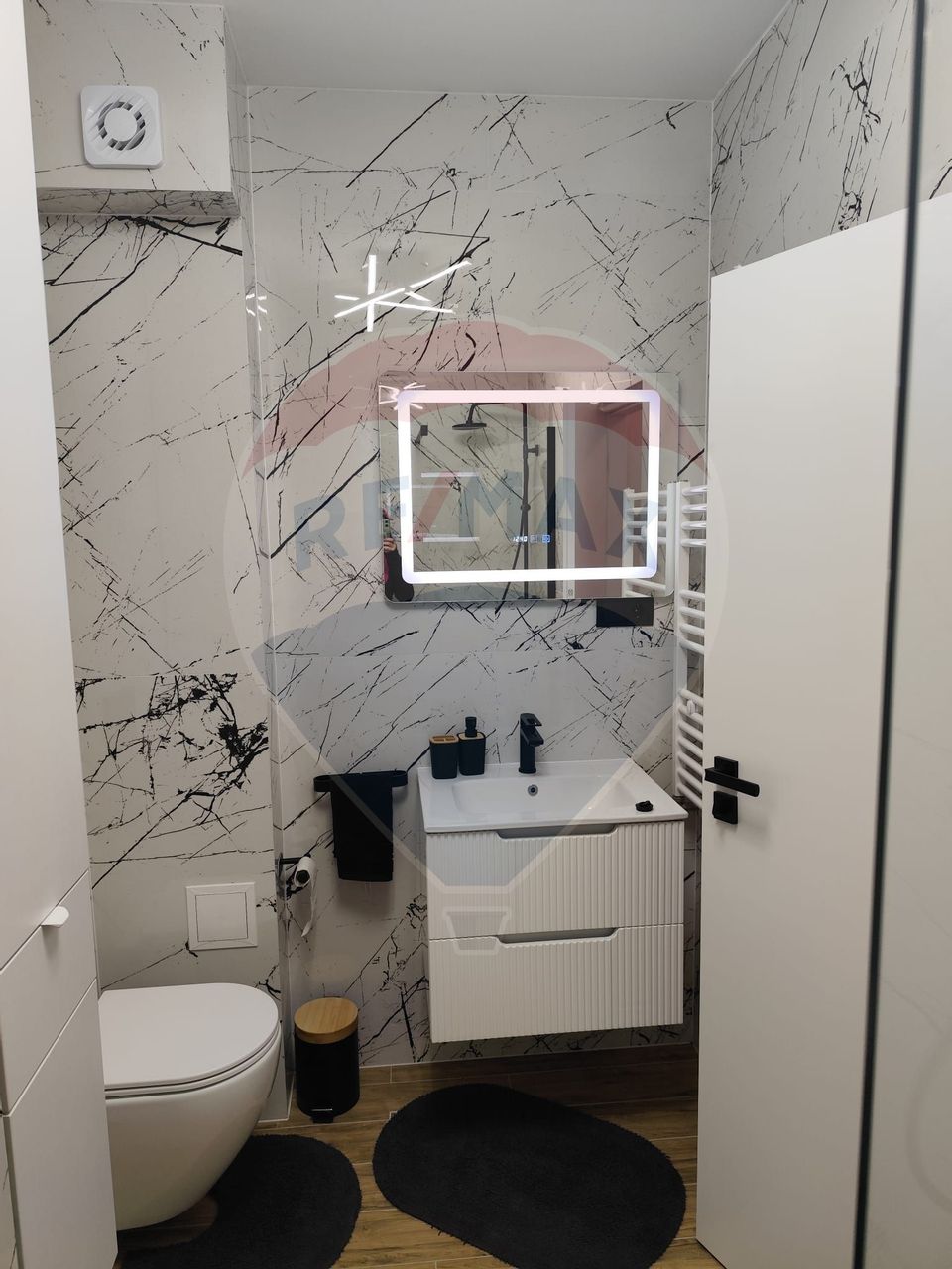 Apartament cu 2 camere -prima inchiriere, str. Vasile Alecsandri!