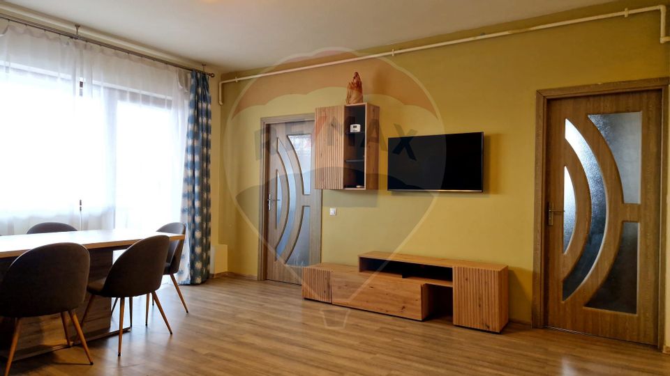 Apartament cu 3 camere de închiriat