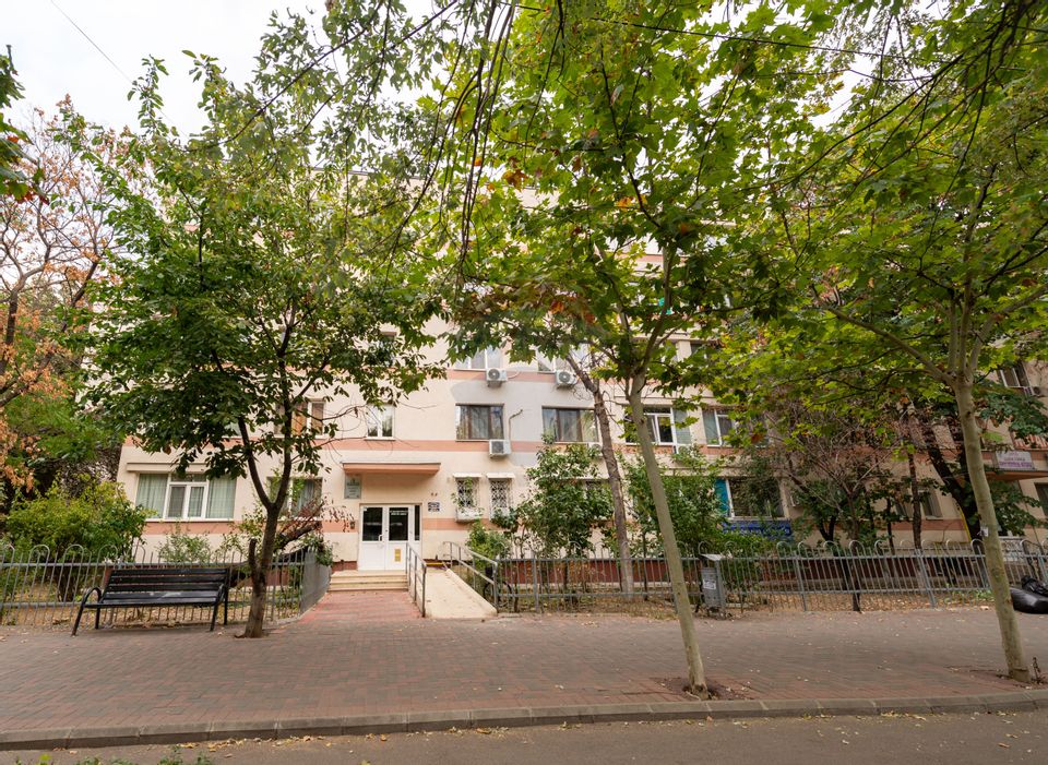 Inchiriere apartament 2 camere decomandat,  metrou 1 Decembrie 1918