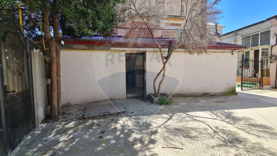 Apartament cu 2 camere decomandat de vânzare Centru