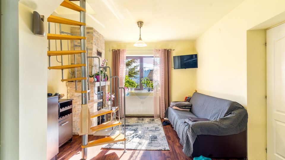 Casa de vanzare, 5 camere, zona Baciu