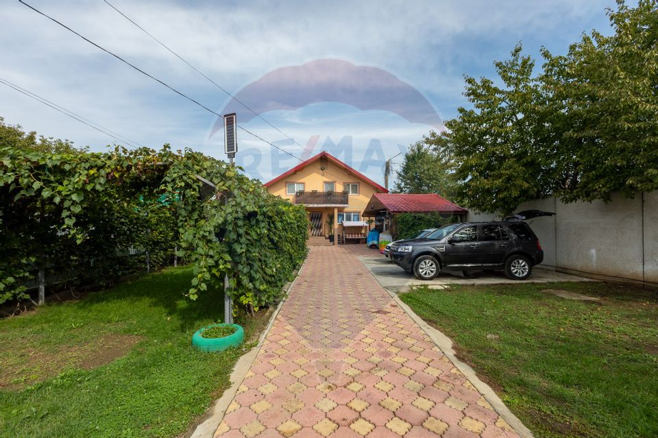 Casă / Vilă cu 5 camere de vânzare, Strada Veronica Micle, Bacău