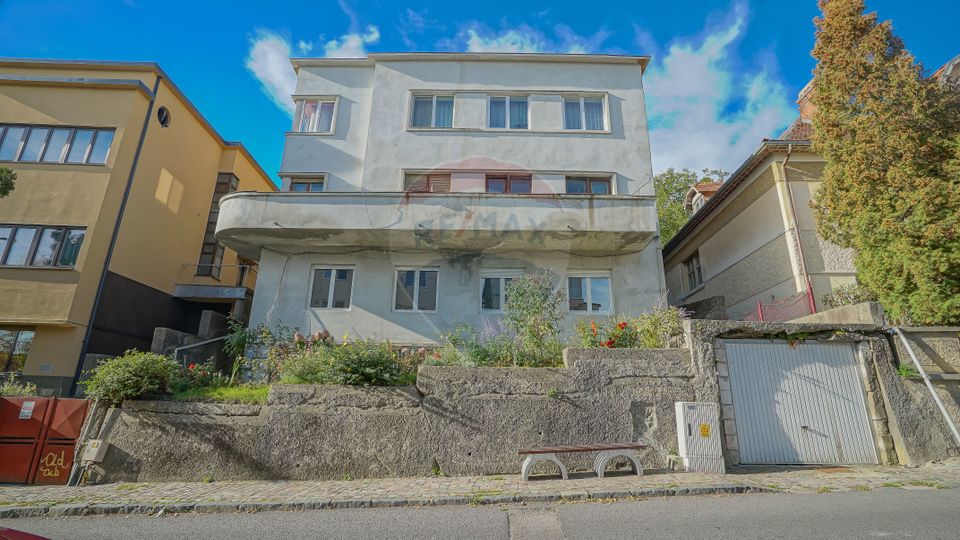 REZERVAT ! Apartament cu 3 camere de închiriat zona centrala