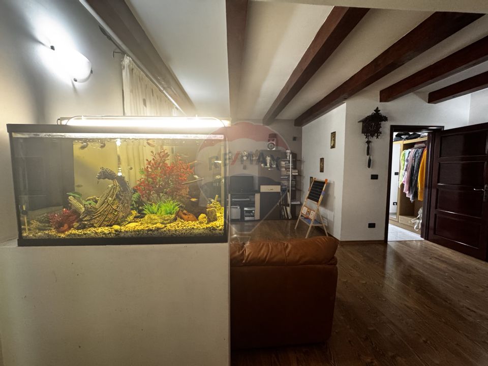 Casă +teren de vanzare in Bacau,  poziție excelentă la E85