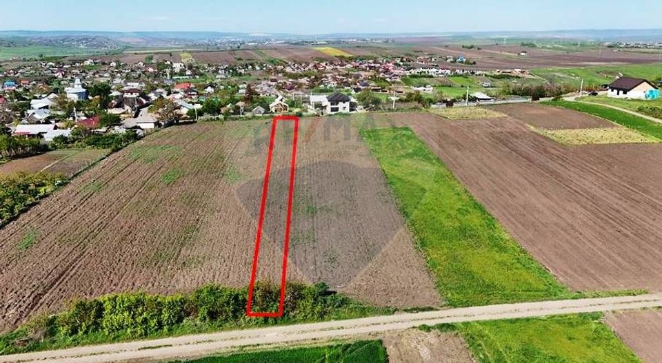 Land 2,316sqm Baltati / Strada VIEI